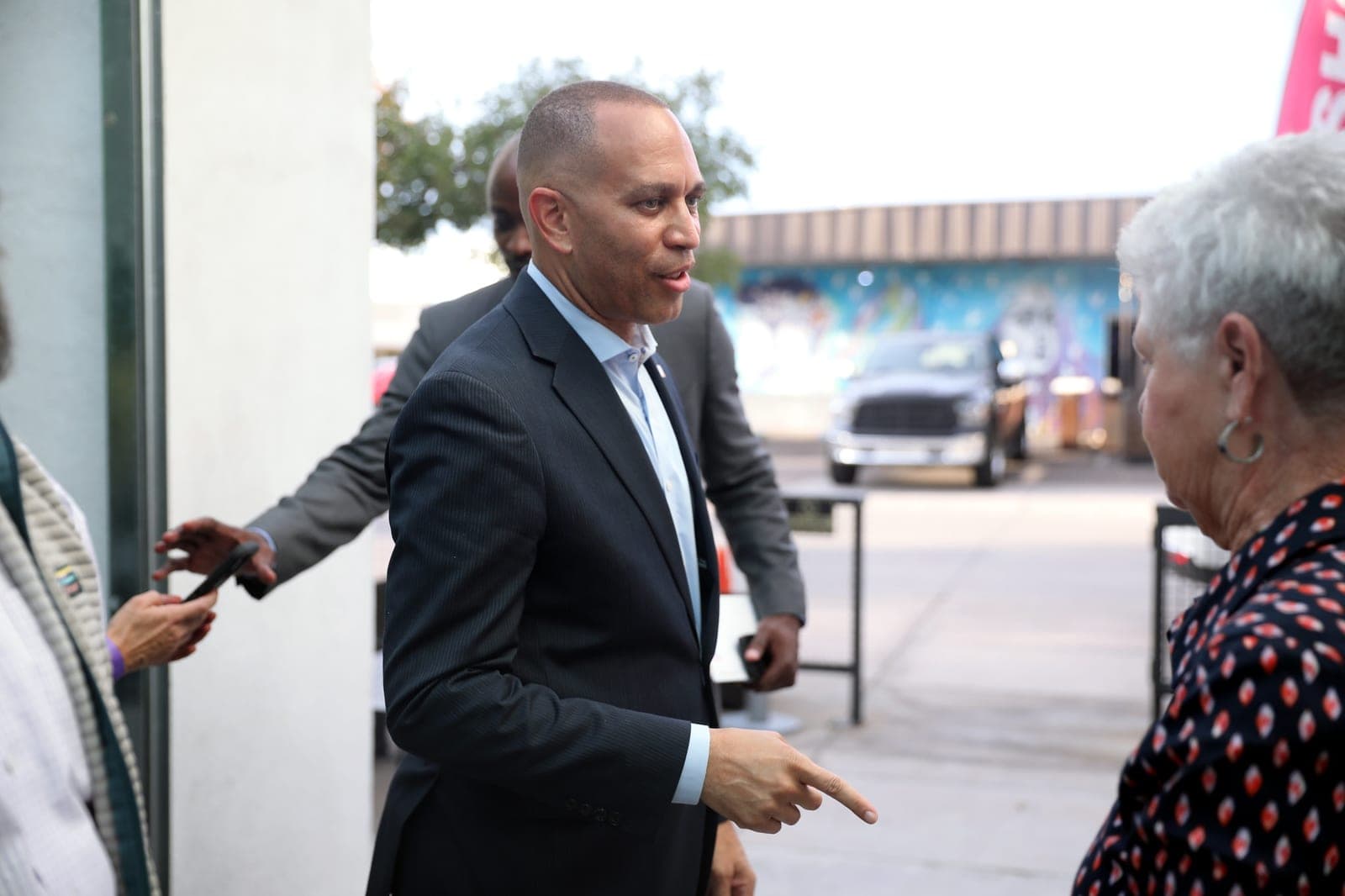 US Government Shutdown Poised To Continue As Hakeem Jeffries Rejects Fast-Track Deal