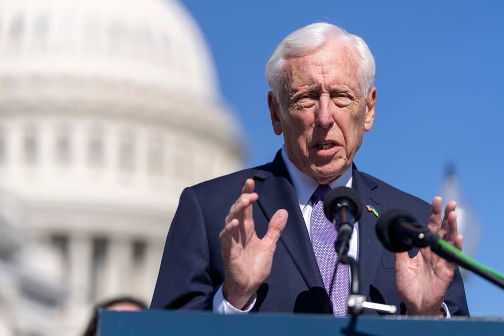 Rep. Steny Hoyer, the longest-serving House Democrat, to retire at the end of term