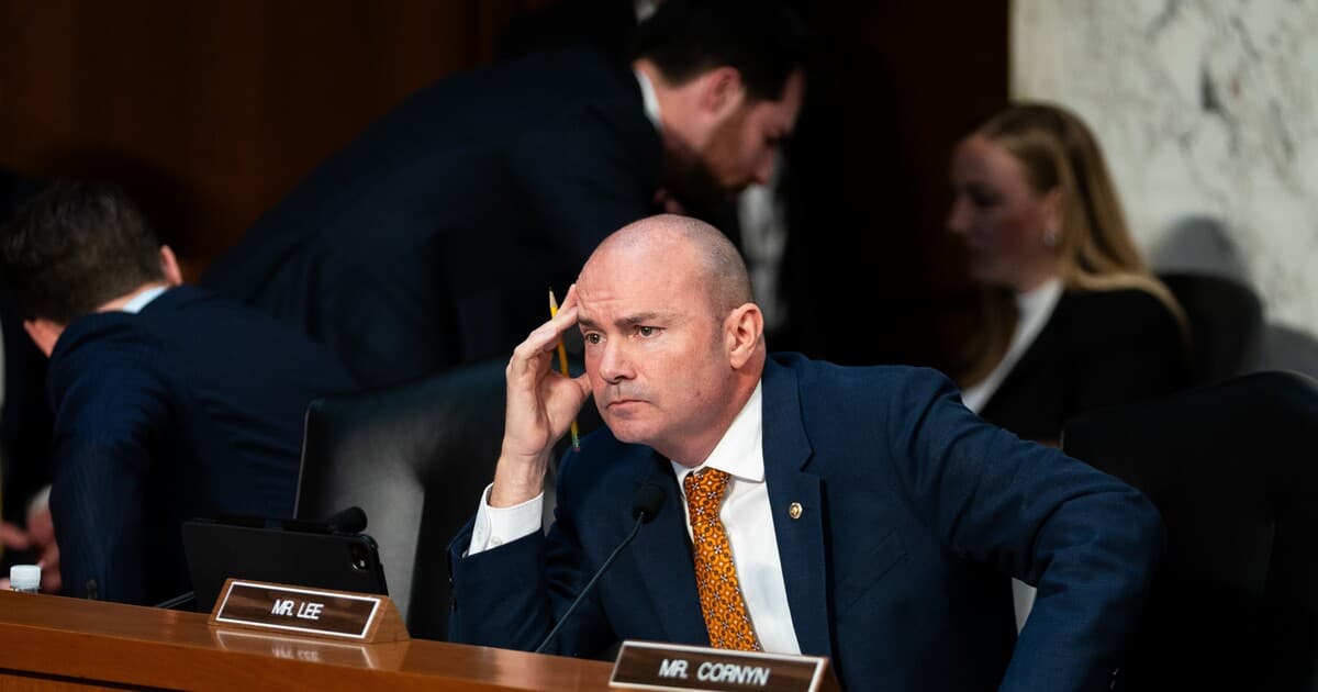 Mike Lee questions constitutionality of Venezuela strike, Maduro capture