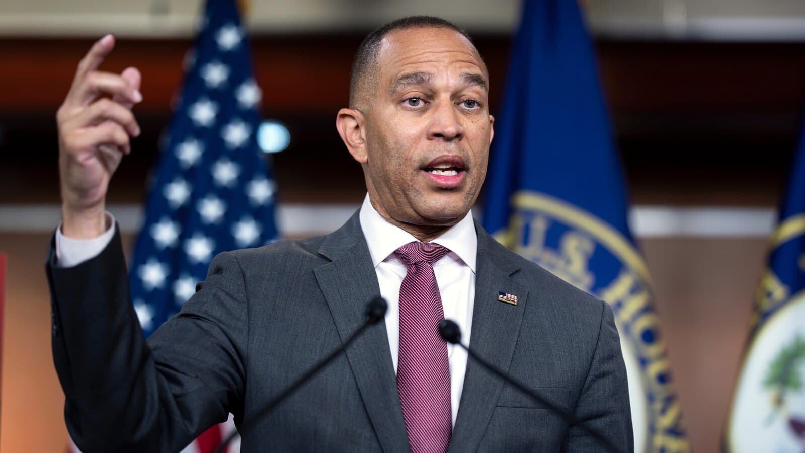 House Democratic leader Hakeem Jeffries kicks off 100 days till midterms with affordability agenda