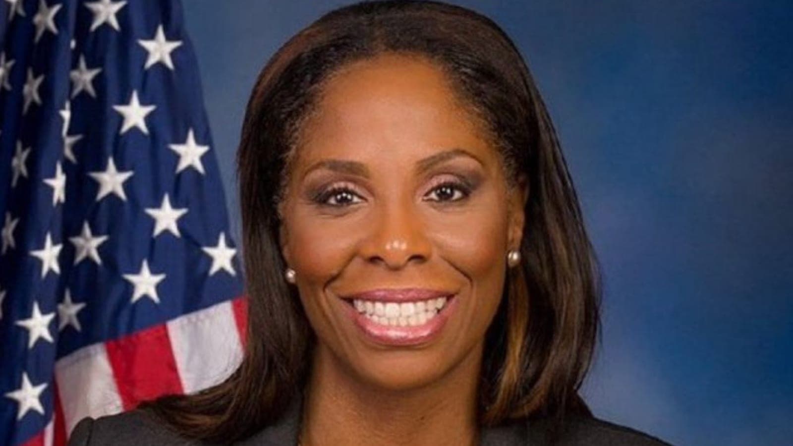 Stacey Plaskett Linked to Epstein Texts Sent During Live House Hearing, New Documents Reveal