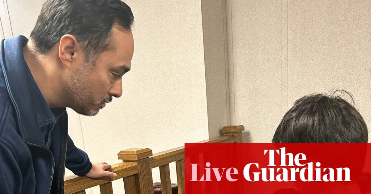 'I don't let bullies win' Ilhan Omar says after attack, as Trump says he will 'de-escalate' in Minneapolis – US politics live | Minnesota ICE shootings