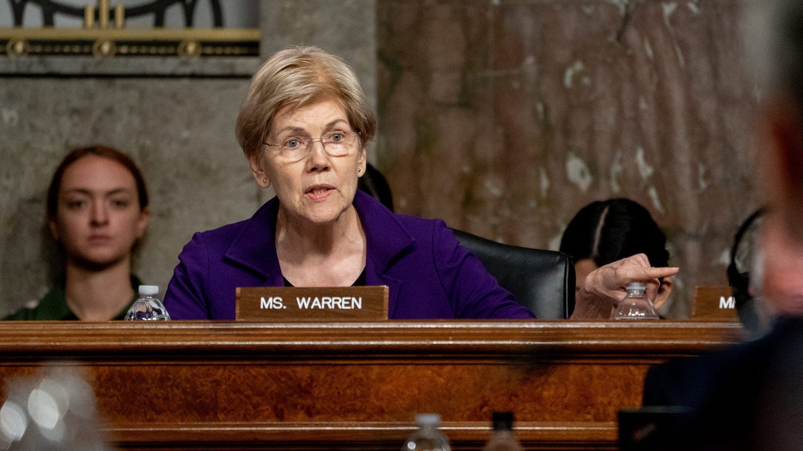 Elizabeth Warren Asks SEC to Delay SpaceX IPO