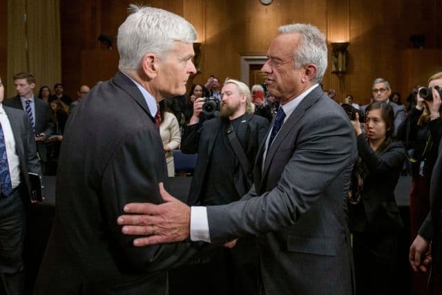 Senate hearings with RFK Jr. put Cassidy’s competing loyalties to Trump and science on display (World)