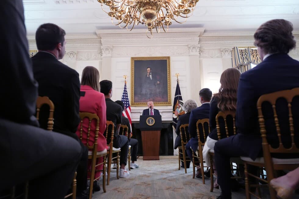 Trump renews his call for Congress to intervene and pass legislation to control college sports - AP News
