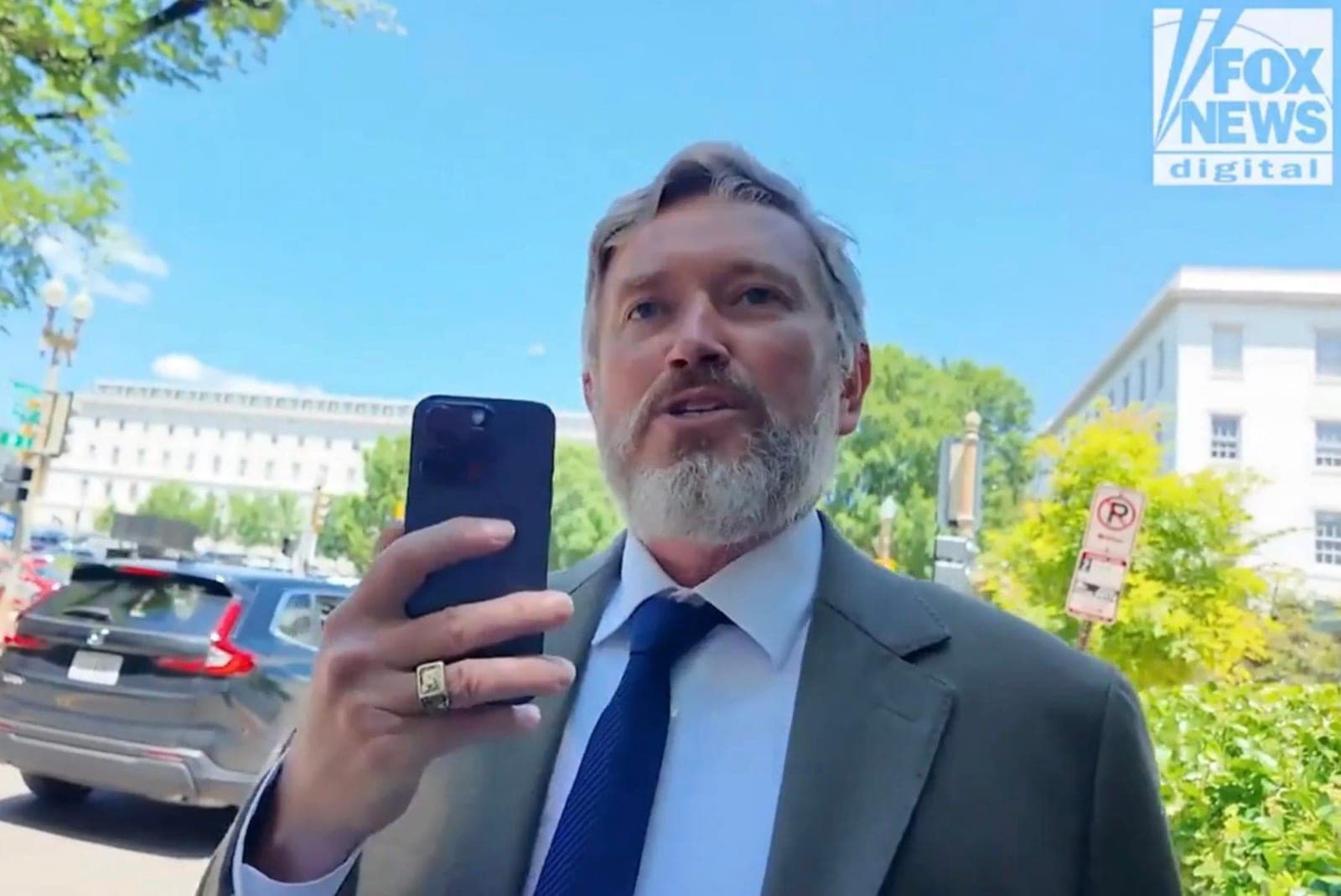 Thomas Massie Confronts Fox News Reporter in Wild Clash