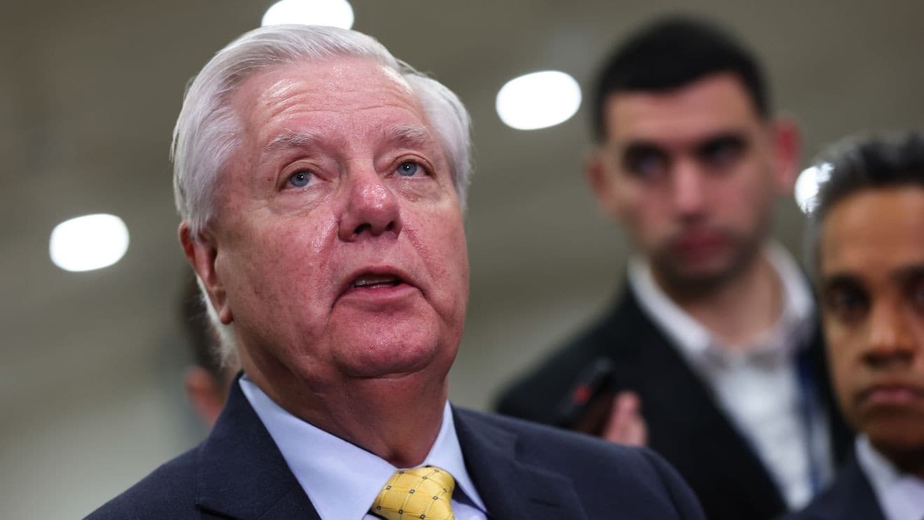 Lindsey Graham: Iran will reach deal with Trump or suffer 'massive' attack