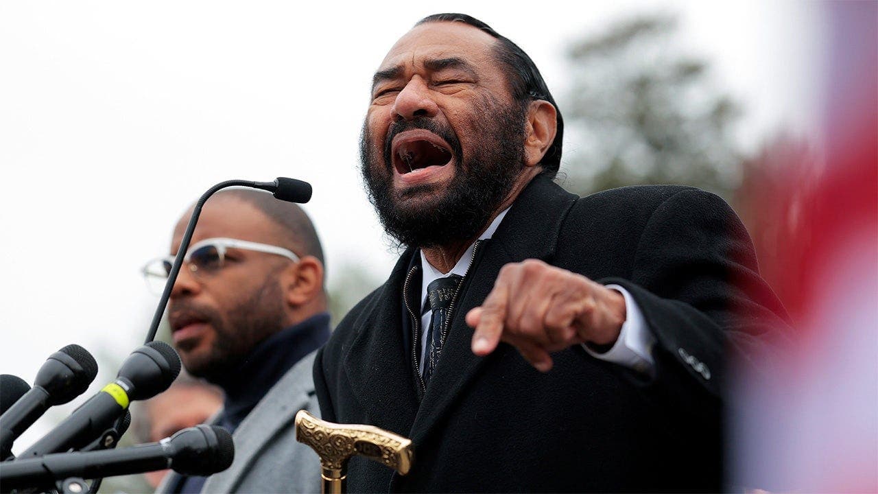 Rep Al Green to force House vote to impeach Trump over immigration