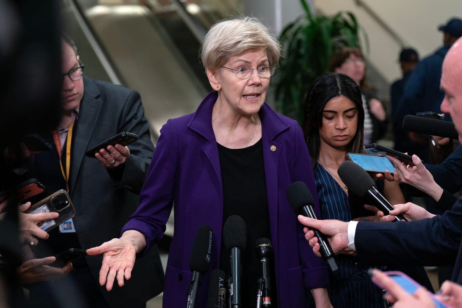 Elizabeth Warren's Amazingly Progressive Housing Bill