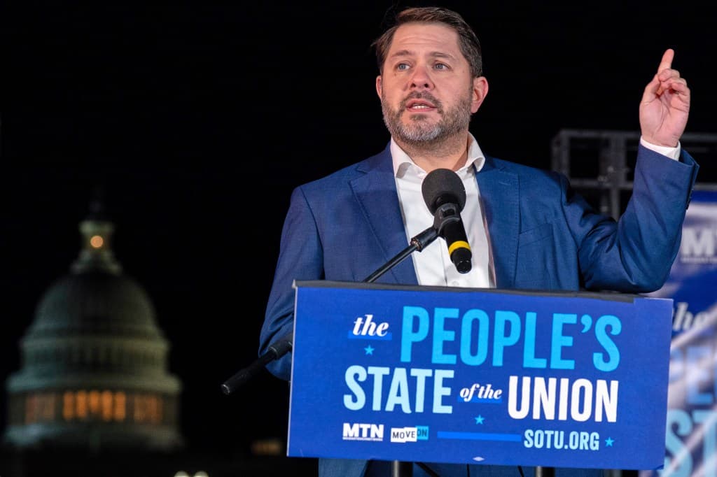 Maine Senate hopeful Graham Platner lands third endorsement from Sen. Gallego