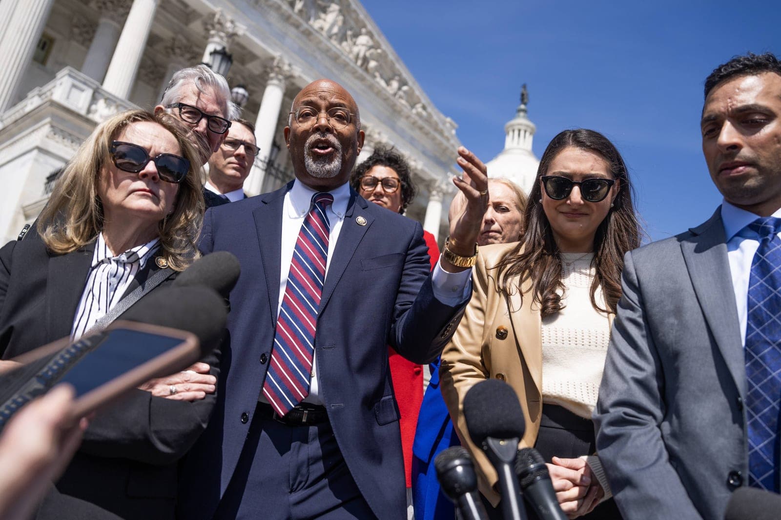 'Let Us Vote': House GOP Blocks Dems’ Iran War Powers Resolution