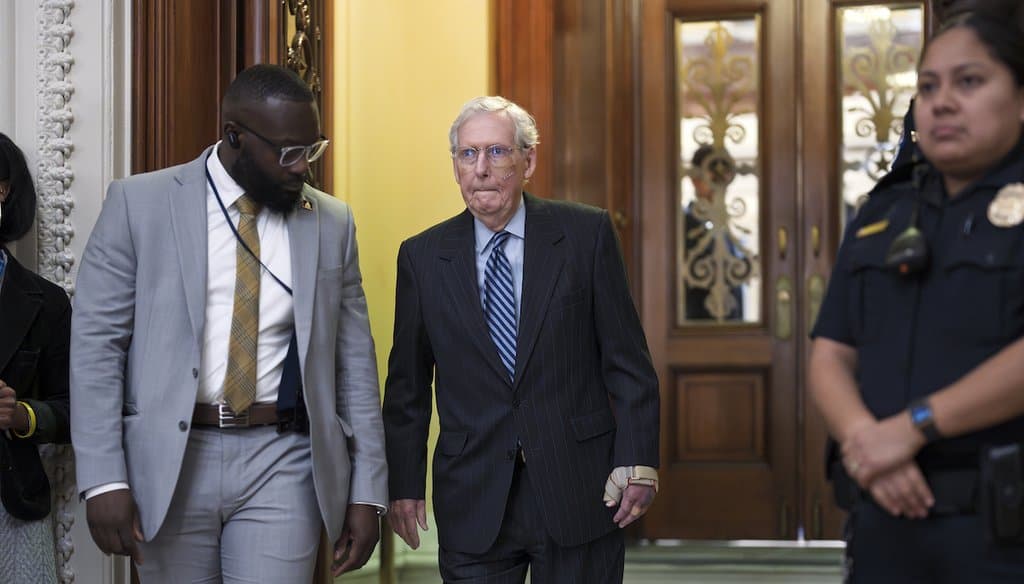 Social media users spread conspiracy theories about Mitch McConnell after photo release