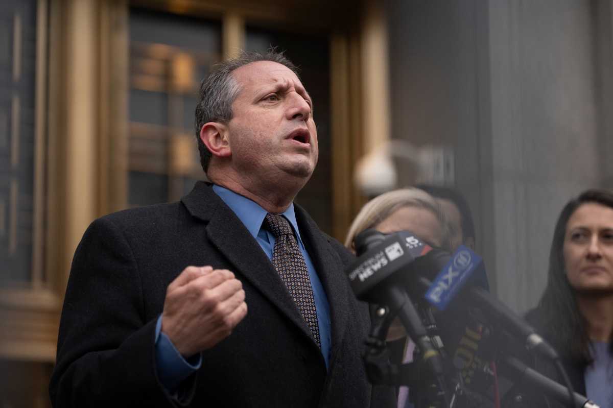 Brad Lander to challenge Dan Goldman for Congress in NY-10, with Mamdani's blessing • Brooklyn Paper