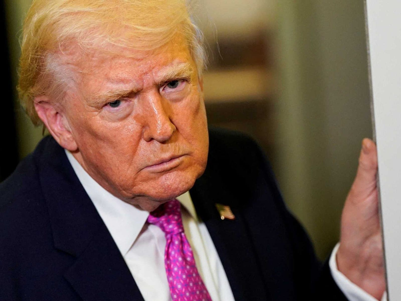 Senator rebukes 'unstable' Trump after president gives him an obscene nickname