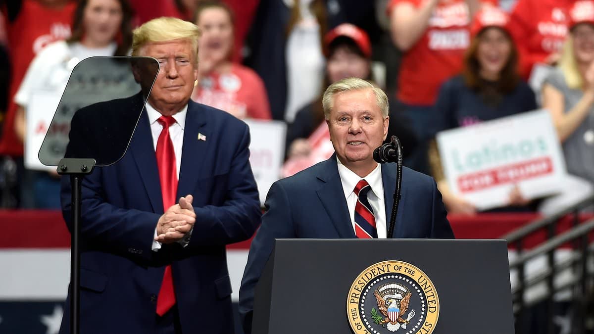Trump beats back FBI investigation of Lindsey Graham