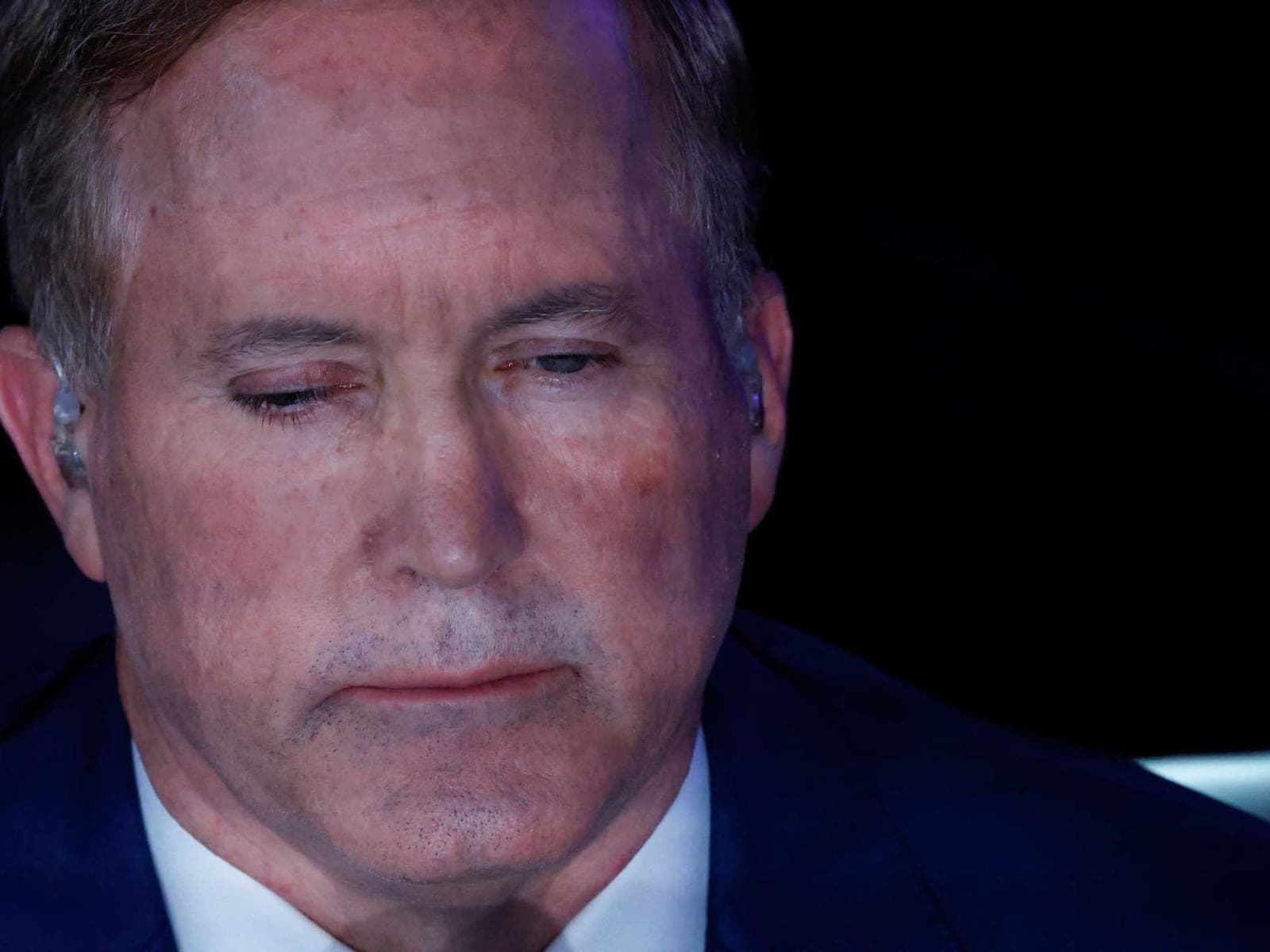 Big name Republicans flee from debates as Democrats smell blood