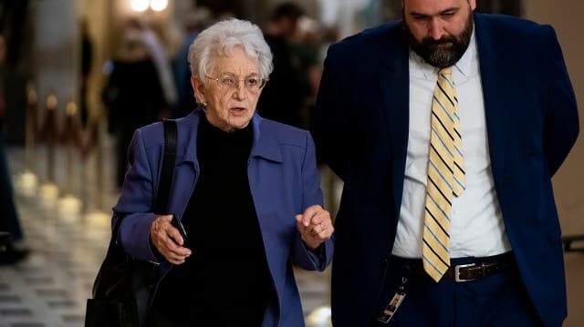 Foxx wants to ban press from Speaker's Lobby off House floor