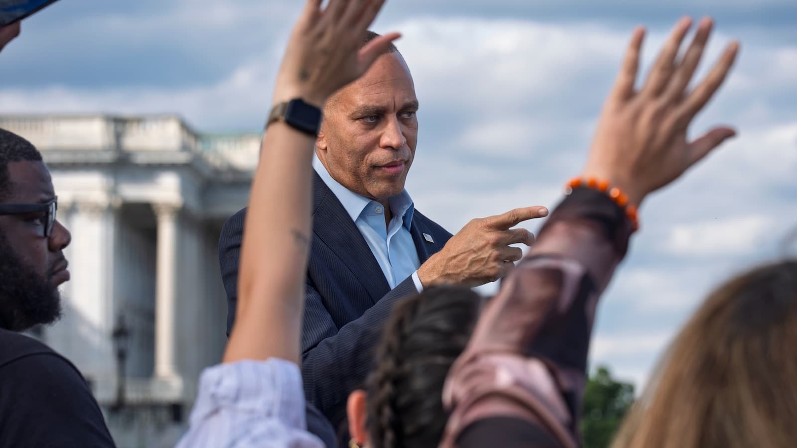 Jeffries says House Democrats reaching to flip Trump districts