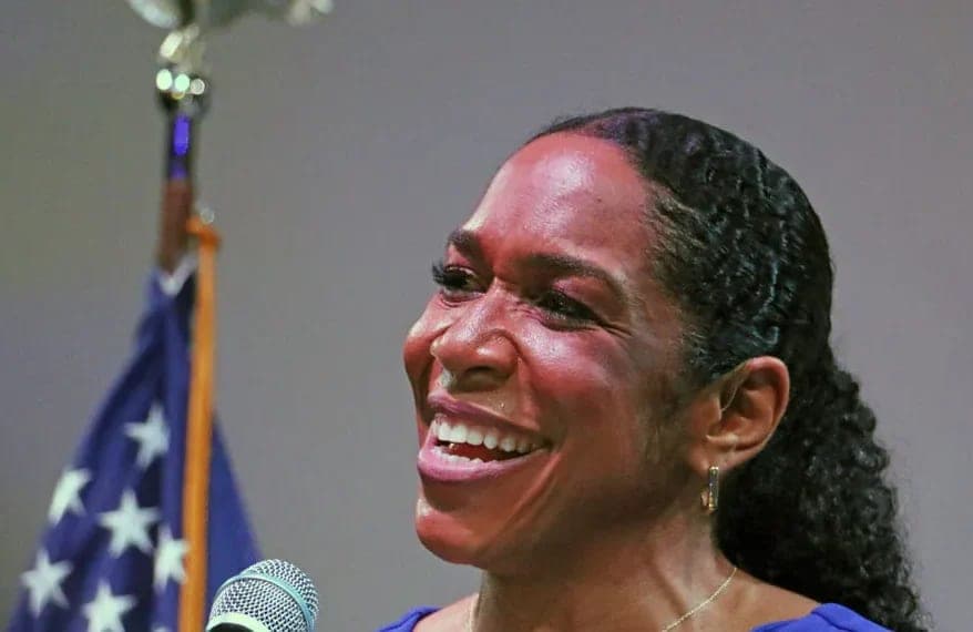 Lt. Gov. Stratton wins Democratic nomination for U.S. Senate over Krishnamoorthi