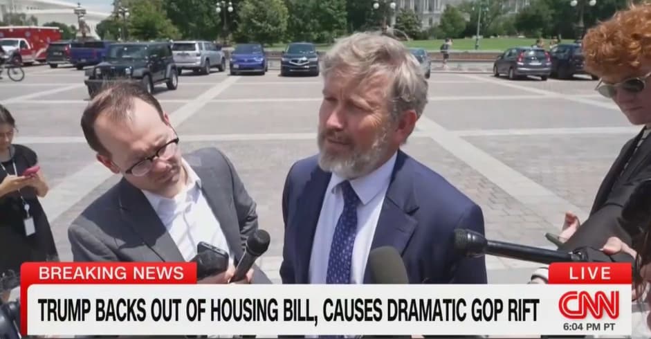 Thomas Massie Predicts Republican Wipeout in Midterms