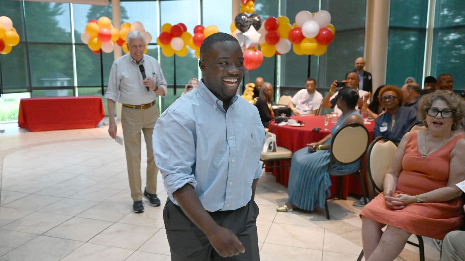 Ex-aides win primaries to replace retiring Democratic House members