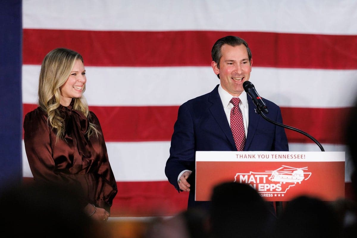 Trump brags about 'big win' for Van Epps despite ominous GOP warning signs after 'AOC of Tennessee' makes it close