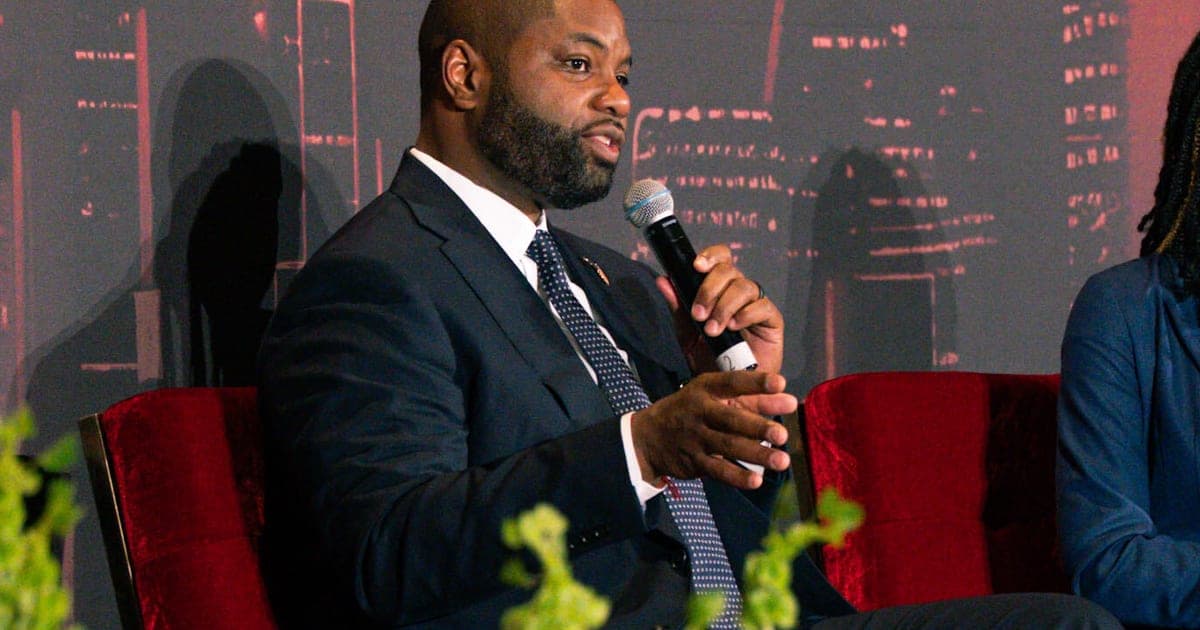 Florida GOP governor candidate Byron Donalds courts skeptical Black voters