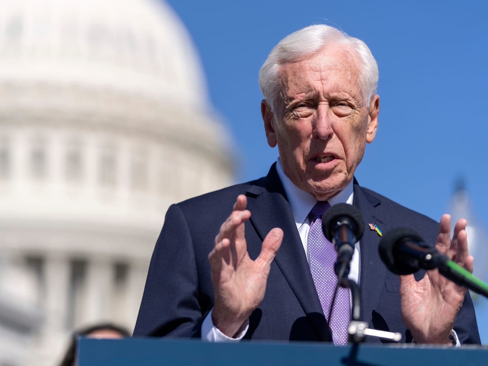 Rep. Steny Hoyer, the longest-serving House Democrat, to retire at the end of term