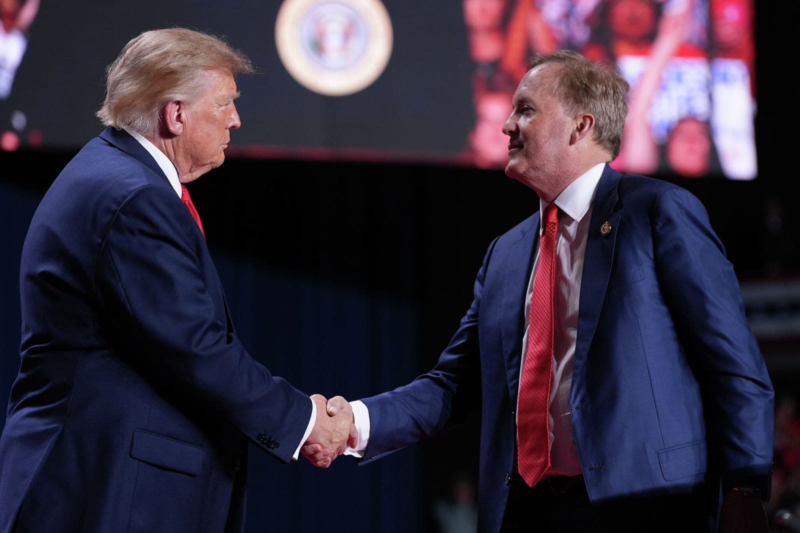 Trump celebrates economy, Ken Paxton during raucous San Antonio rally