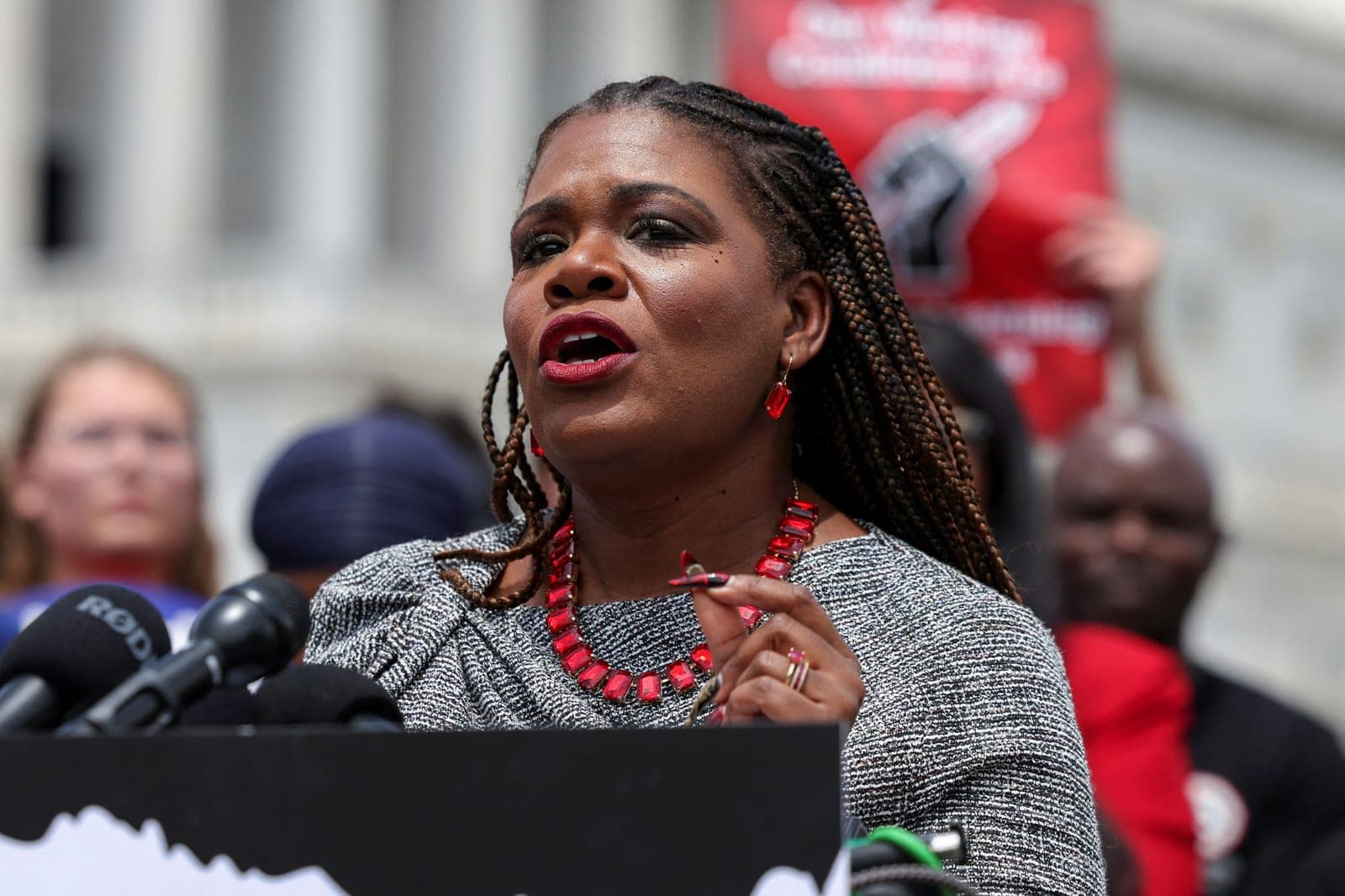Bernie Sanders endorses Cori Bush's comeback bid