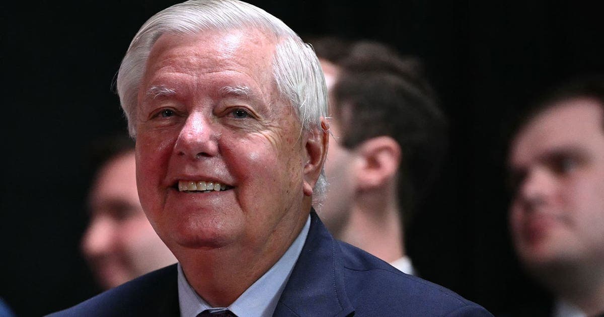 Gov. Walz orders flags to half staff in honor of Sen. Lindsey Graham