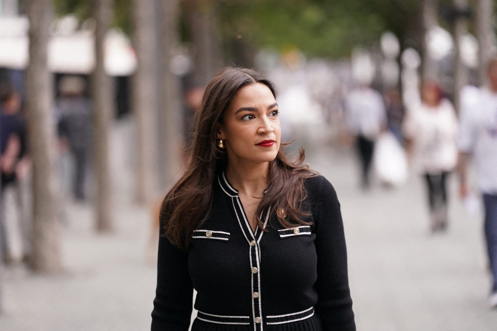 Alexandria Ocasio-Cortez outlines stakes for progressives at NYC fundraiser