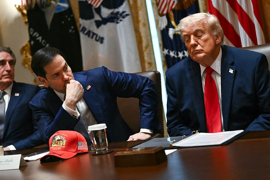 Marco Rubio Caught Lying About Donald Trump Sleeping