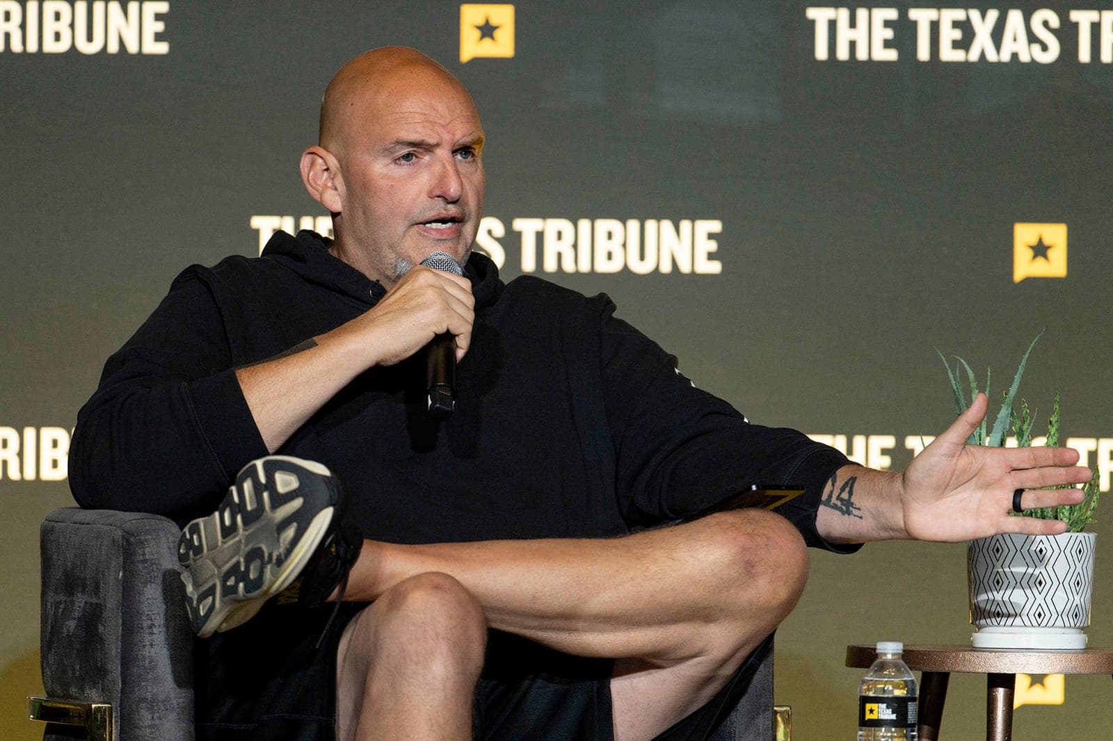 Fetterman says he's a 'lifelong Republican' in awkward slip