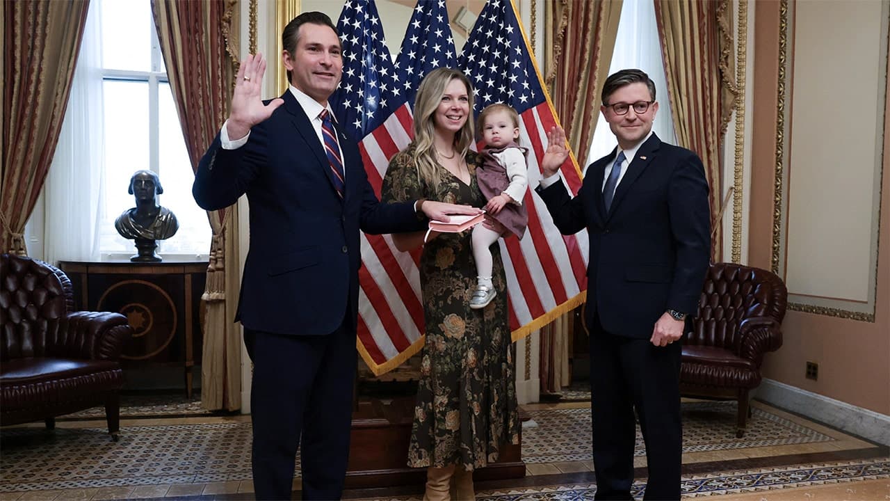 Trump-backed Republican Matt Van Epps sworn into House after Tennessee win