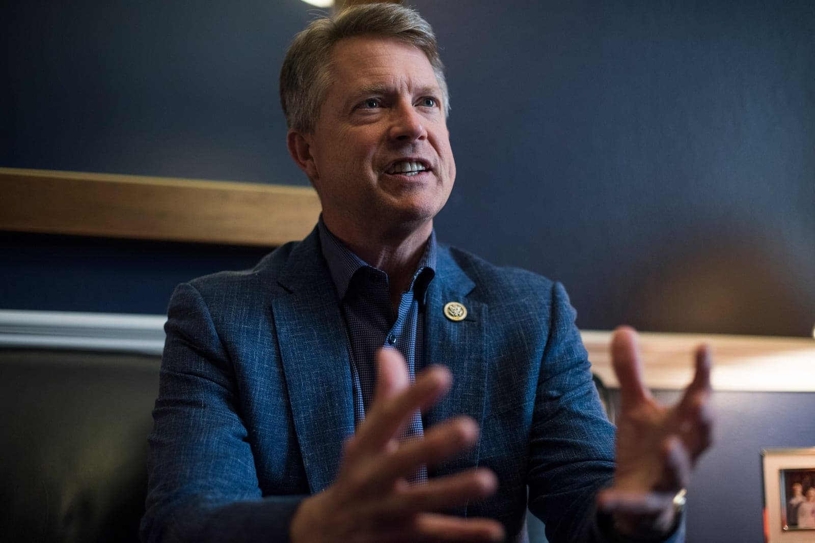 Kansas Senate race gets so tight Republicans are denouncing ICE