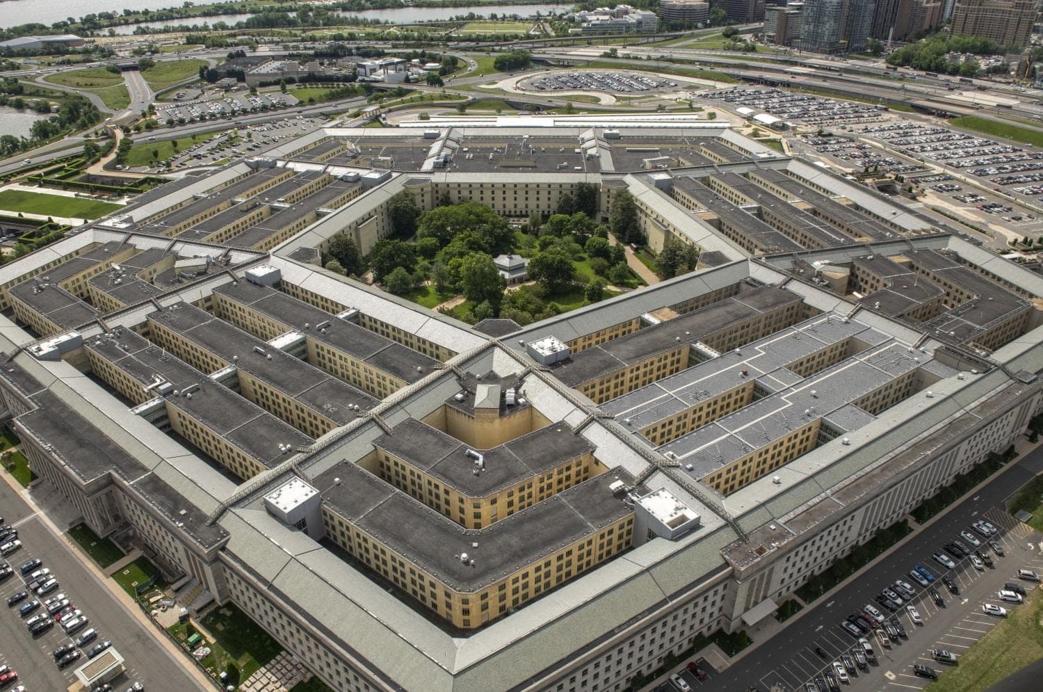 Pentagon escalates investigation into Sen. Kelly