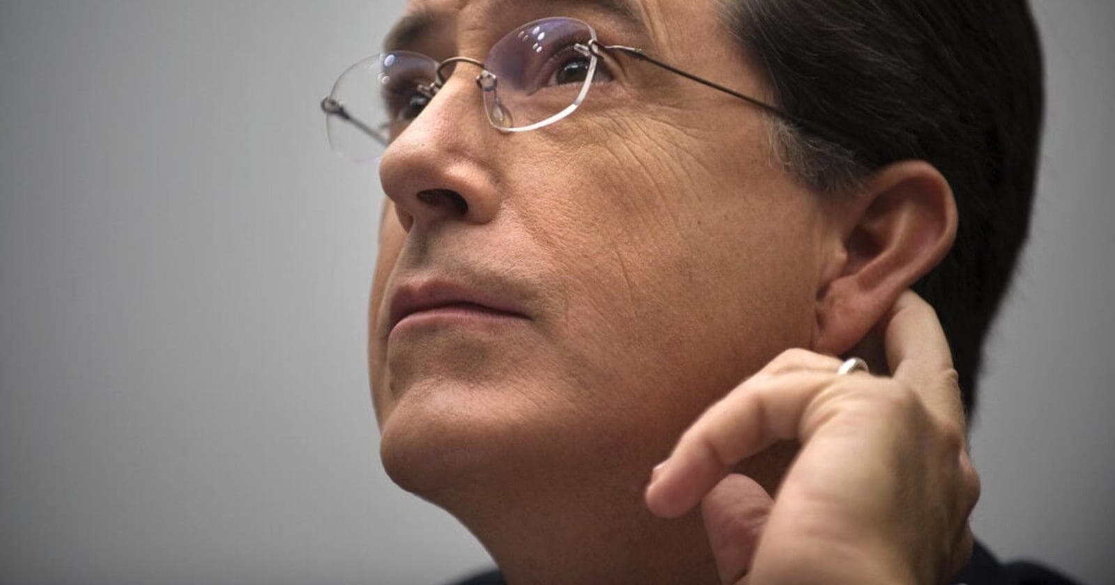 Stephen Colbert says CBS blocked interview with Texas Democrat over FCC concerns