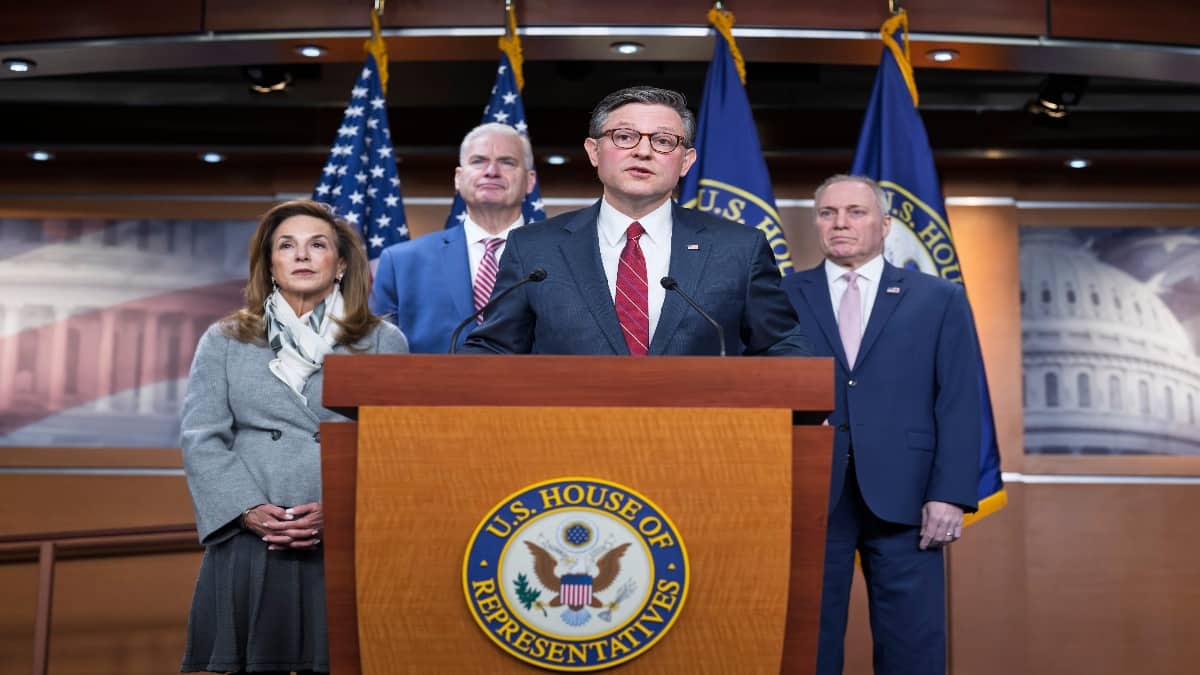 House GOP clears key hurdle to end shutdown after near-unanimous vote on funding bill
