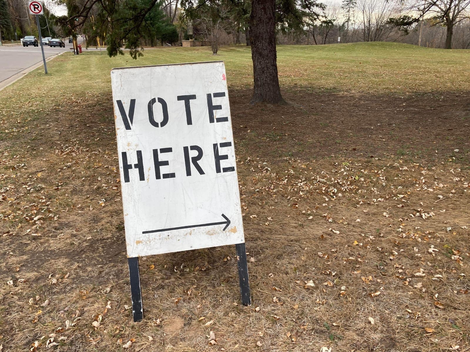 In Minnesota's U.S. Senate primaries, non-endorsed candidates beat competitors in cash