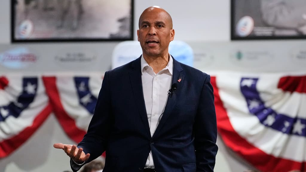 Republican Justin Murphy to face Cory Booker with negative cash on hand