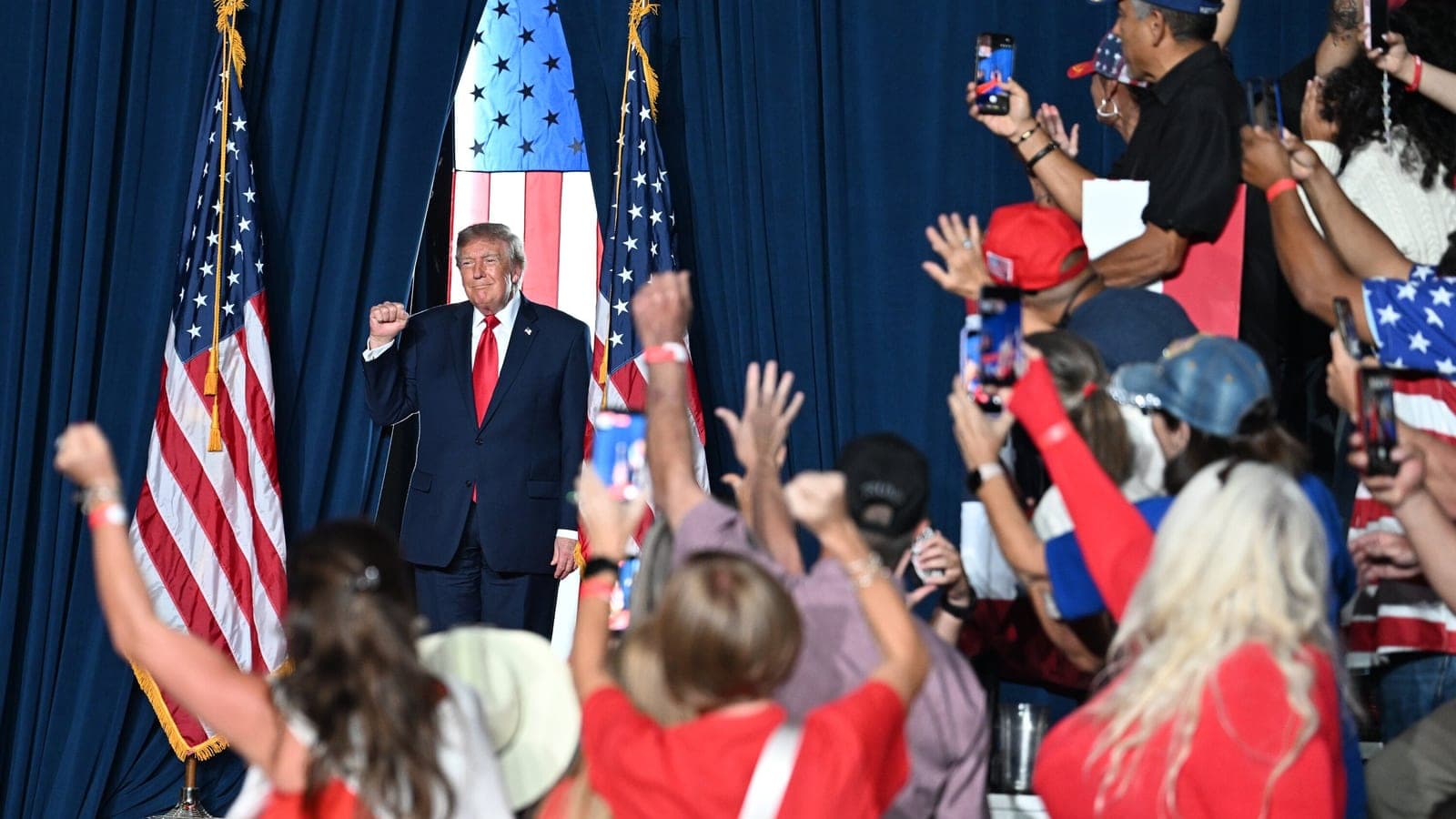 At Texas Rally, Trump and Paxton Make for an Awkward Pair