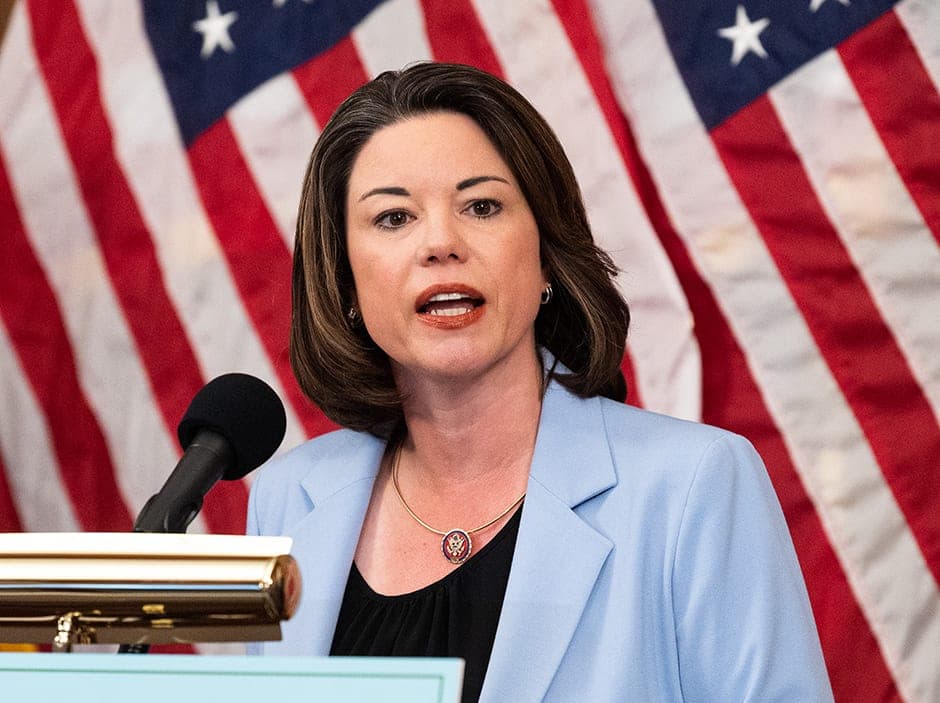 Angie Craig hopes risky strategy will stop Flanagan's momentum