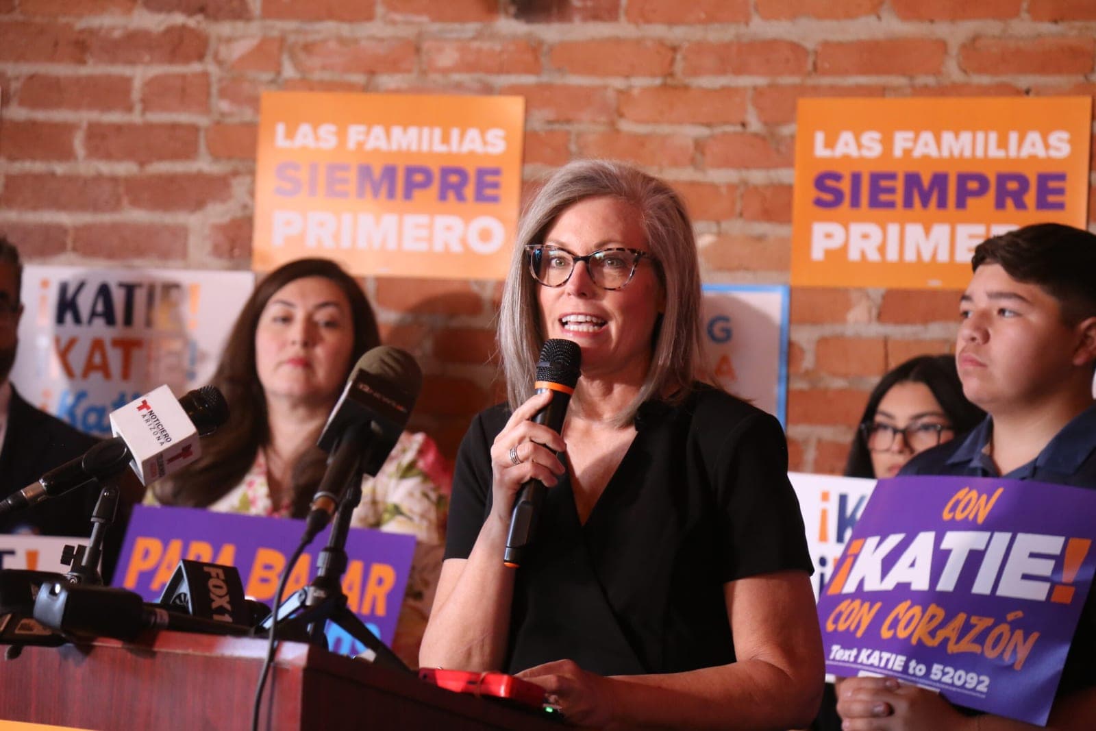 Mayes' investigation findings relieve pressure on Hobbs campaign, consultants say