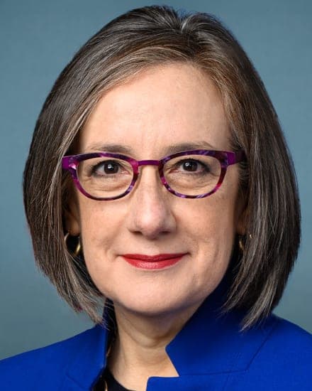 Andrea Salinas